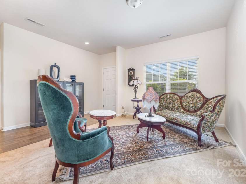 8330 Kneller Street, Charlotte, NC 28215.  MLS# CAR4273603, YatesRealty ID 25311. 