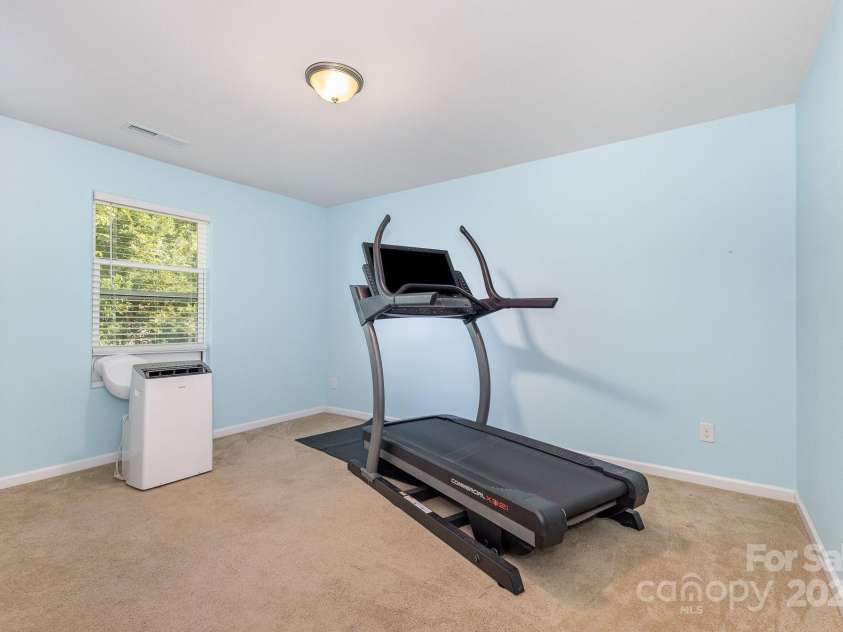 8330 Kneller Street, Charlotte, NC 28215.  MLS# CAR4273603, YatesRealty ID 25311. 