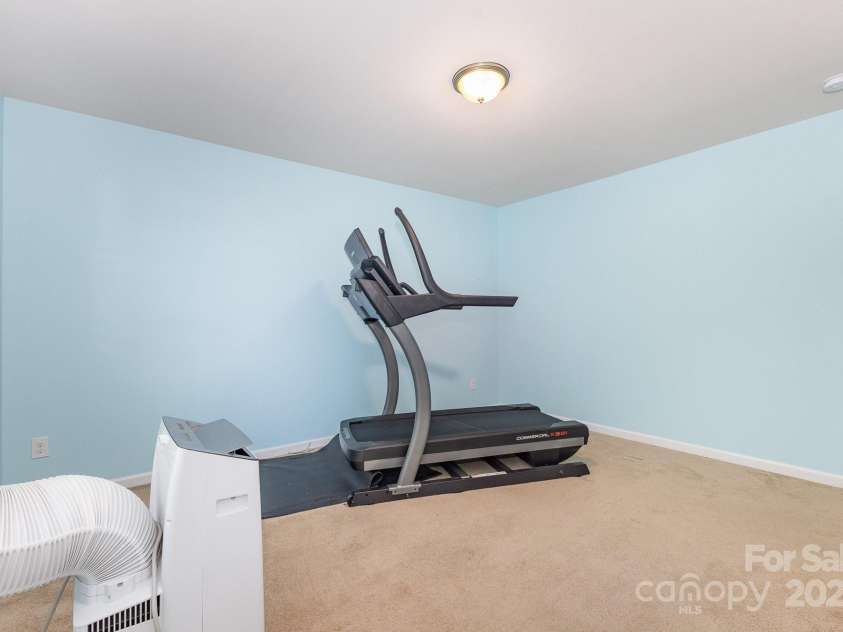 8330 Kneller Street, Charlotte, NC 28215.  MLS# CAR4273603, YatesRealty ID 25311. 