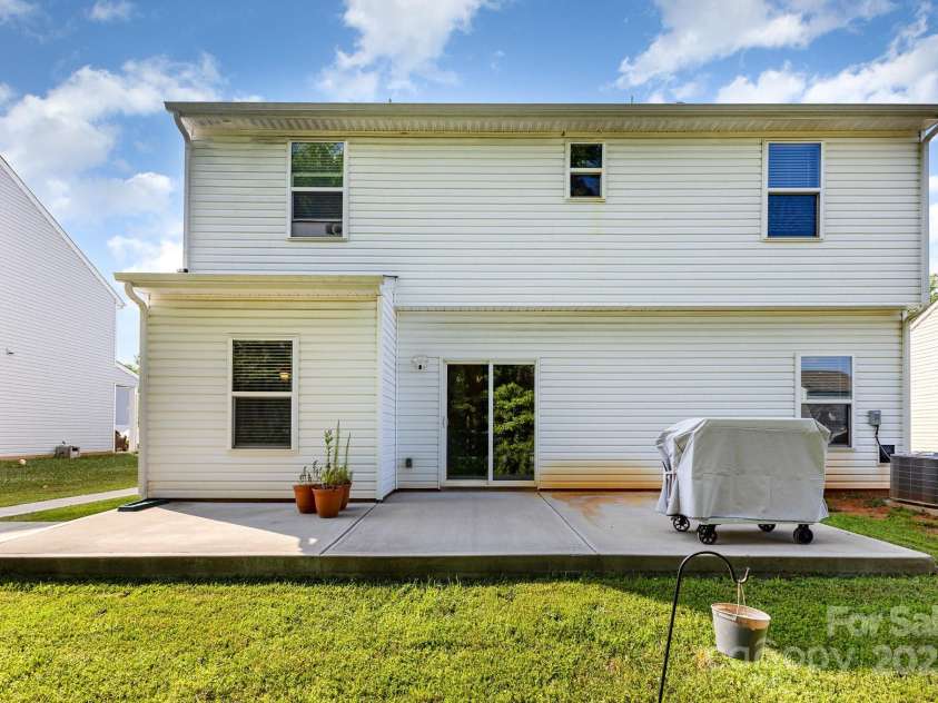 8330 Kneller Street, Charlotte, NC 28215.  MLS# CAR4273603, YatesRealty ID 25311. 