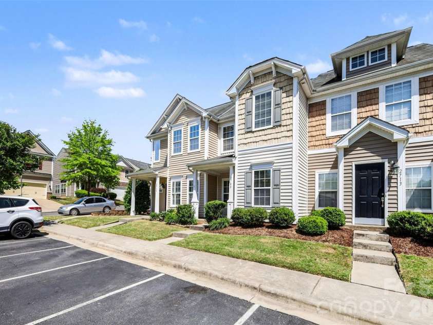 2709 Grain Mill Lane, Charlotte, NC 28214.  MLS# CAR4371735, YatesRealty ID 25312. 