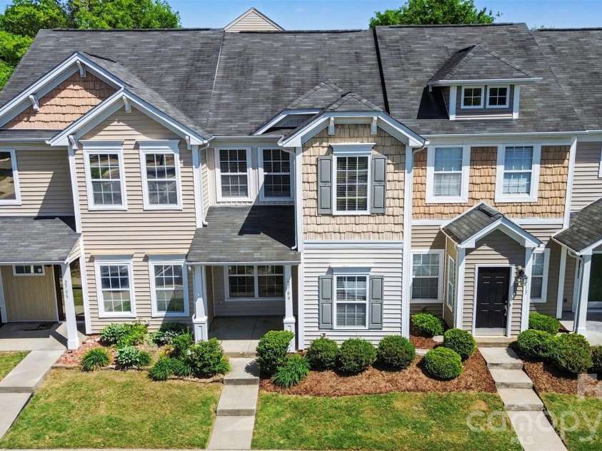 2709 Grain Mill Lane, Charlotte, NC 28214.  MLS# CAR4371735, YatesRealty ID 25312. 