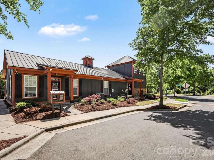 2709 Grain Mill Lane, Charlotte, NC 28214.  MLS# CAR4371735, YatesRealty ID 25312. 