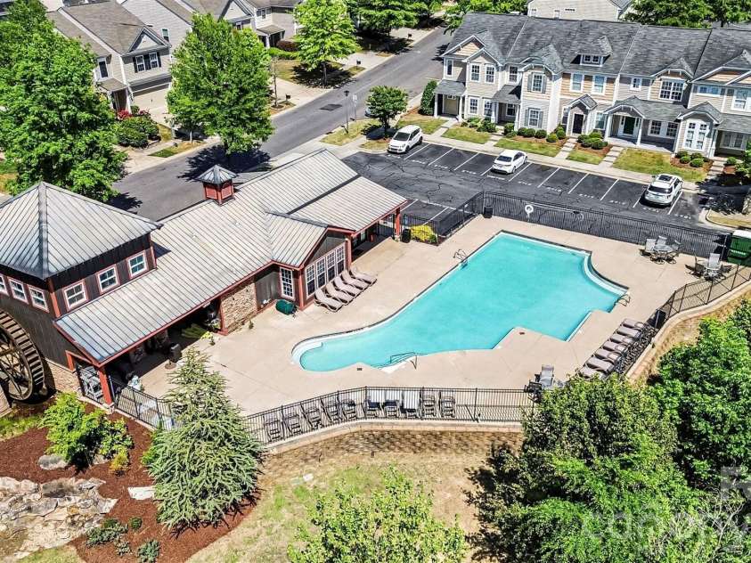 2709 Grain Mill Lane, Charlotte, NC 28214.  MLS# CAR4371735, YatesRealty ID 25312. 