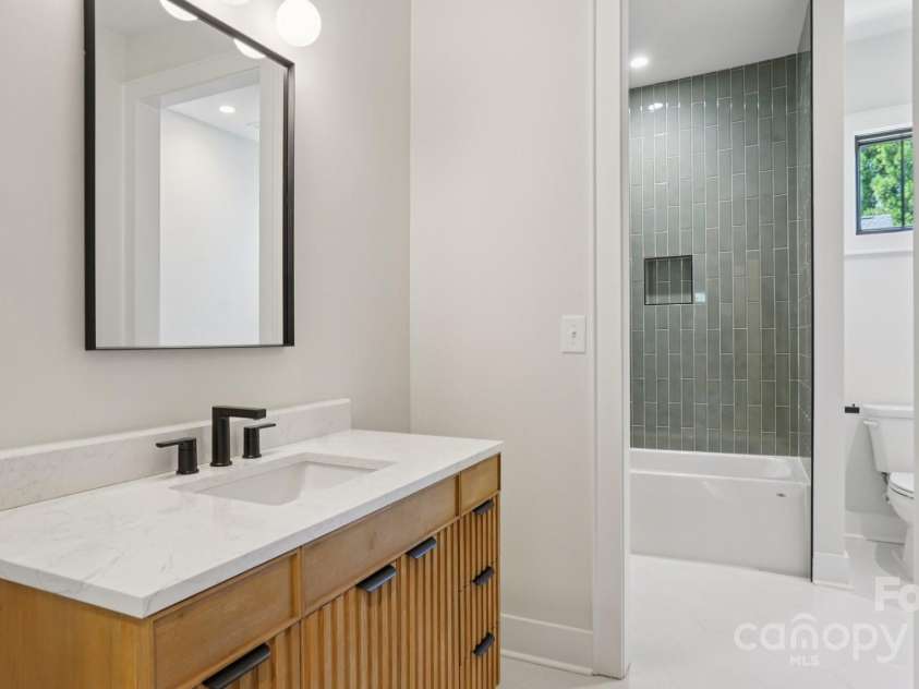 705 Mcalway Road, Charlotte, NC 28211.  MLS# CAR4308557, YatesRealty ID 25313. 