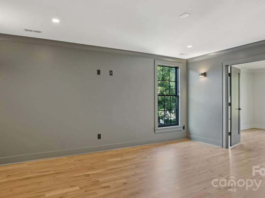 705 Mcalway Road, Charlotte, NC 28211.  MLS# CAR4308557, YatesRealty ID 25313. 