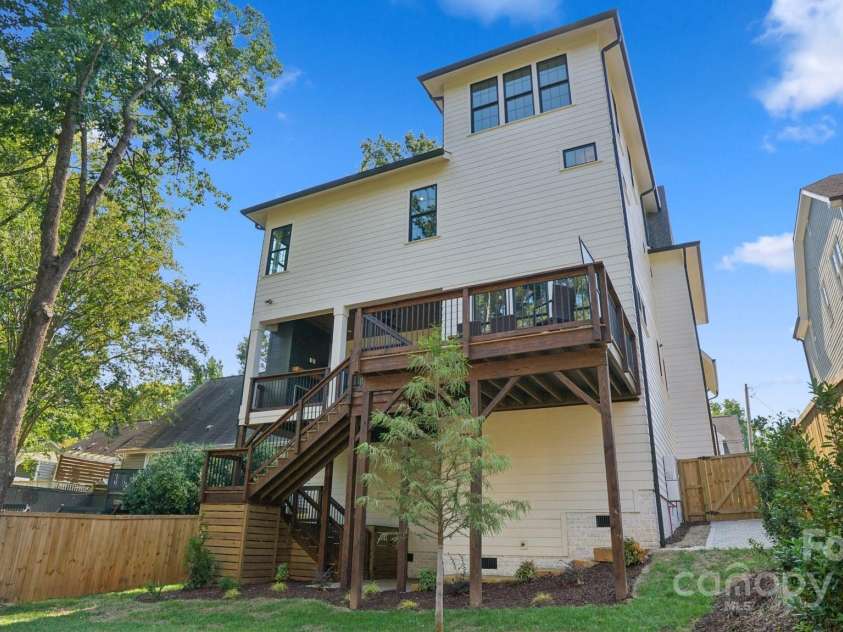 705 Mcalway Road, Charlotte, NC 28211.  MLS# CAR4308557, YatesRealty ID 25313. 