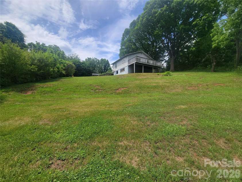 170 Ray Street, Waynesville, NC 28786.  MLS# CAR4386015, YatesRealty ID 25314. 