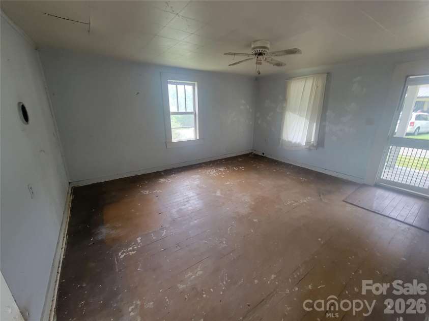 170 Ray Street, Waynesville, NC 28786.  MLS# CAR4386015, YatesRealty ID 25314. 