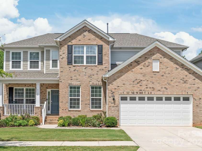 6320 Tilley Way, Matthews, NC 28105.  MLS# CAR4274022, YatesRealty ID 25314. 