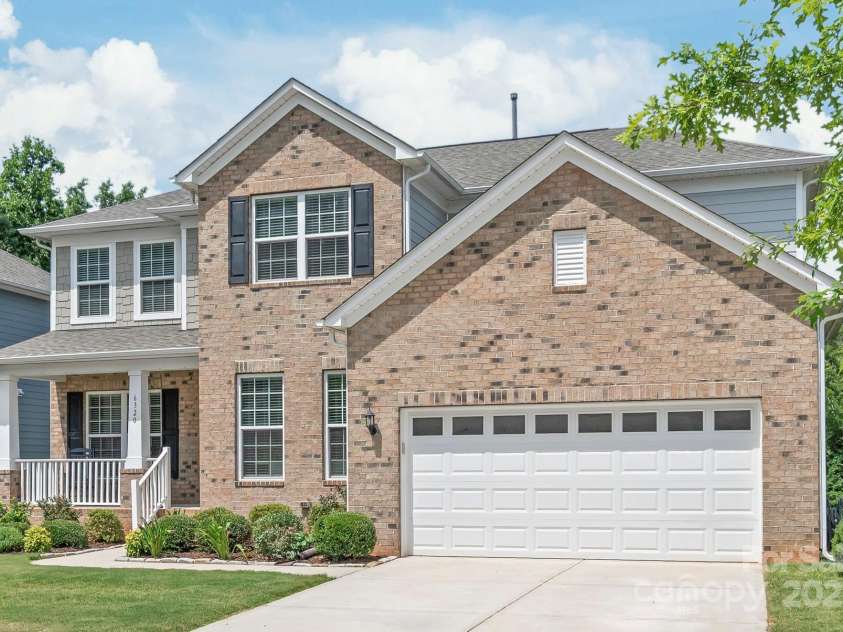 6320 Tilley Way, Matthews, NC 28105.  MLS# CAR4274022, YatesRealty ID 25314. This home is full of thoughtful upgrades and flexible living space for multigenerational needs or guests.