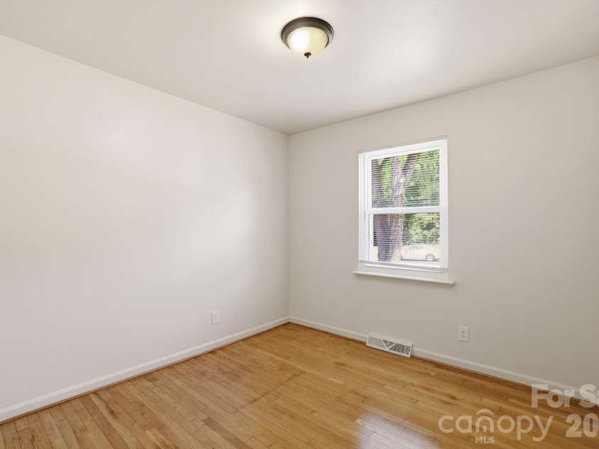 225 Middleton Avenue, Matthews, NC 28104.  MLS# CAR4379594, YatesRealty ID 25317. 