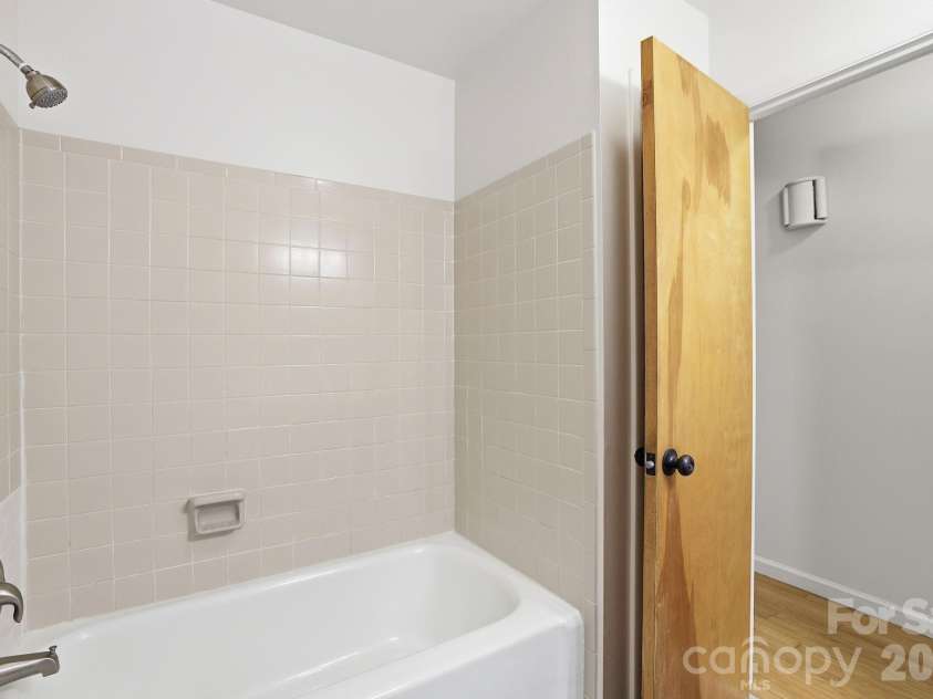 225 Middleton Avenue, Matthews, NC 28104.  MLS# CAR4379594, YatesRealty ID 25317. 