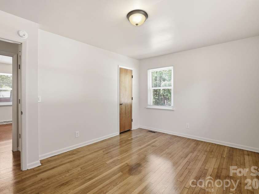 225 Middleton Avenue, Matthews, NC 28104.  MLS# CAR4379594, YatesRealty ID 25317. 