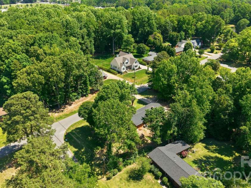 225 Middleton Avenue, Matthews, NC 28104.  MLS# CAR4379594, YatesRealty ID 25317. 