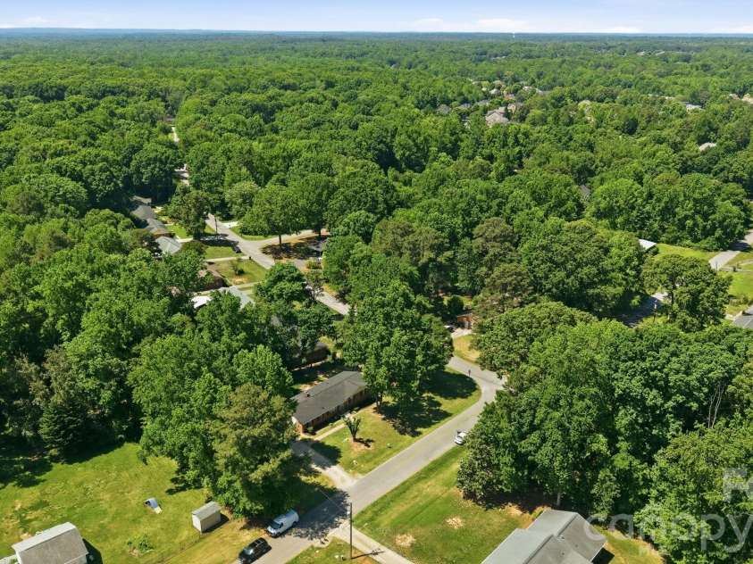 225 Middleton Avenue, Matthews, NC 28104.  MLS# CAR4379594, YatesRealty ID 25317. 