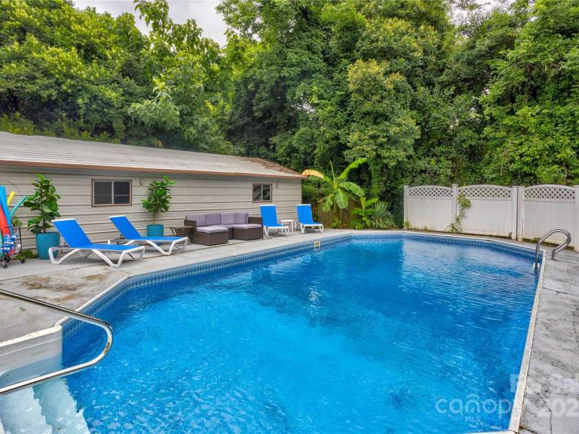 303 Odell Street, Kannapolis, NC 28083.  MLS# CAR4276347, YatesRealty ID 25317. 