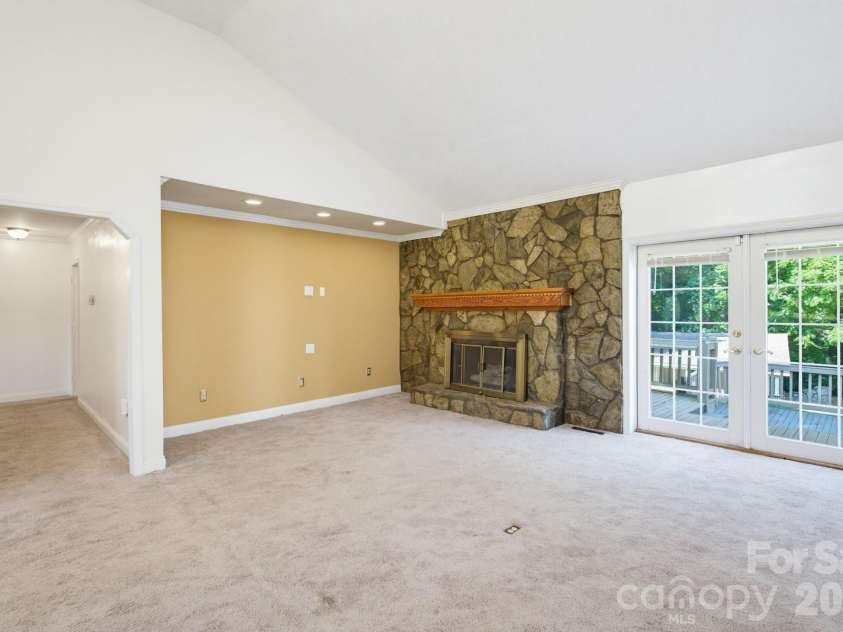1011 Tarlton Drive, Shelby, NC 28150.  MLS# CAR4421405, YatesRealty ID 25318. 