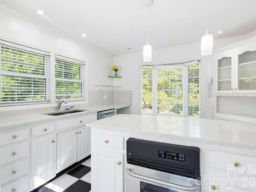 1011 Tarlton Drive, Shelby, NC 28150.  MLS# CAR4421405, YatesRealty ID 25318. 