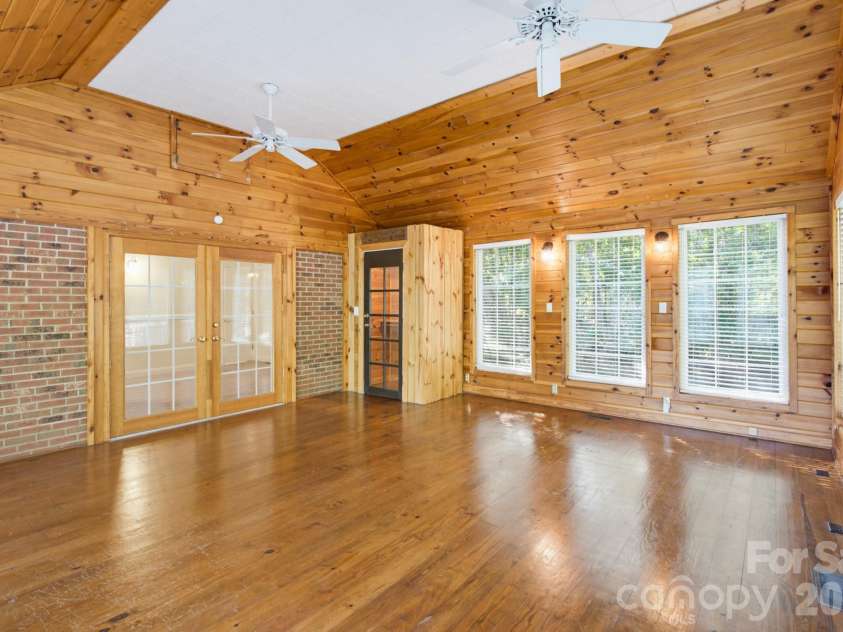 1011 Tarlton Drive, Shelby, NC 28150.  MLS# CAR4421405, YatesRealty ID 25318. 
