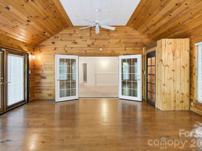 1011 Tarlton Drive, Shelby, NC 28150.  MLS# CAR4421405, YatesRealty ID 25318. 