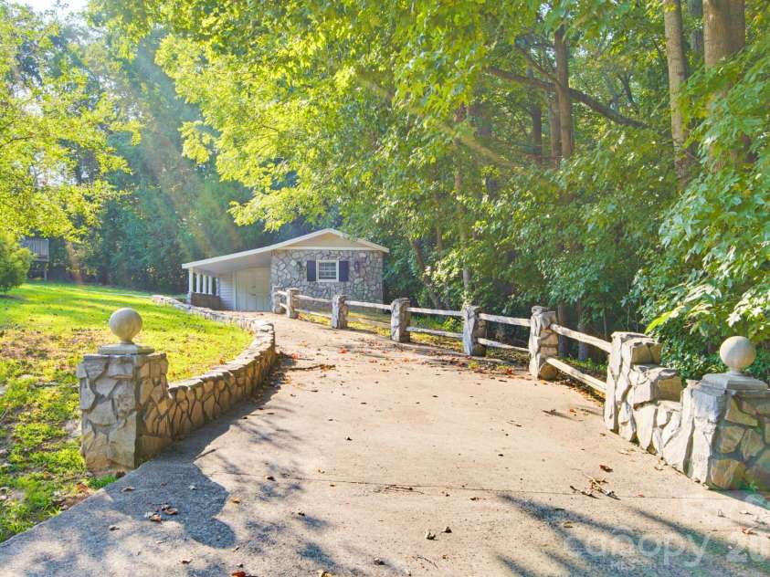 1011 Tarlton Drive, Shelby, NC 28150.  MLS# CAR4421405, YatesRealty ID 25318. 