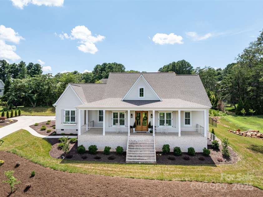 416 Yorkfield Drive, Shelby, NC 28150.  MLS# CAR4276918, YatesRealty ID 25318. Custom Built, Gorgeous, 3 Bedroom, 2.5 Bath Home with wrap around, covered front porch, oversized 2 car garage & fenced back yard, located on .60 acre lot located in one of Shelby's most sought after neighborhoods!