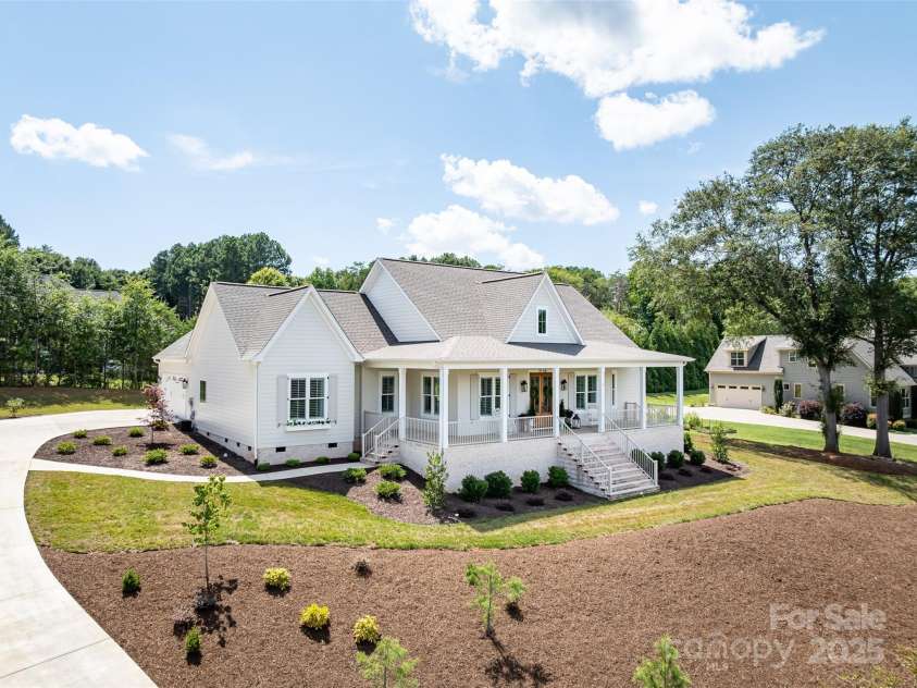416 Yorkfield Drive, Shelby, NC 28150.  MLS# CAR4276918, YatesRealty ID 25318. Custom Built, Gorgeous, 3 Bedroom, 2.5 Bath Home with wrap around, covered front porch, oversized 2 car garage & fenced back yard, located on .60 acre lot located in one of Shelby's most sought after neighborhoods!