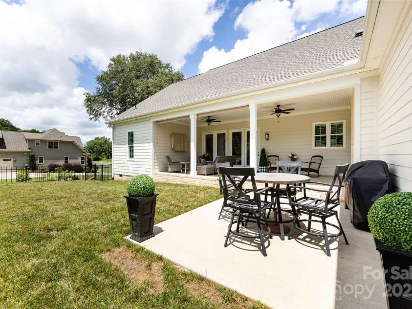 416 Yorkfield Drive, Shelby, NC 28150.  MLS# CAR4276918, YatesRealty ID 25318. Extended Patio!
