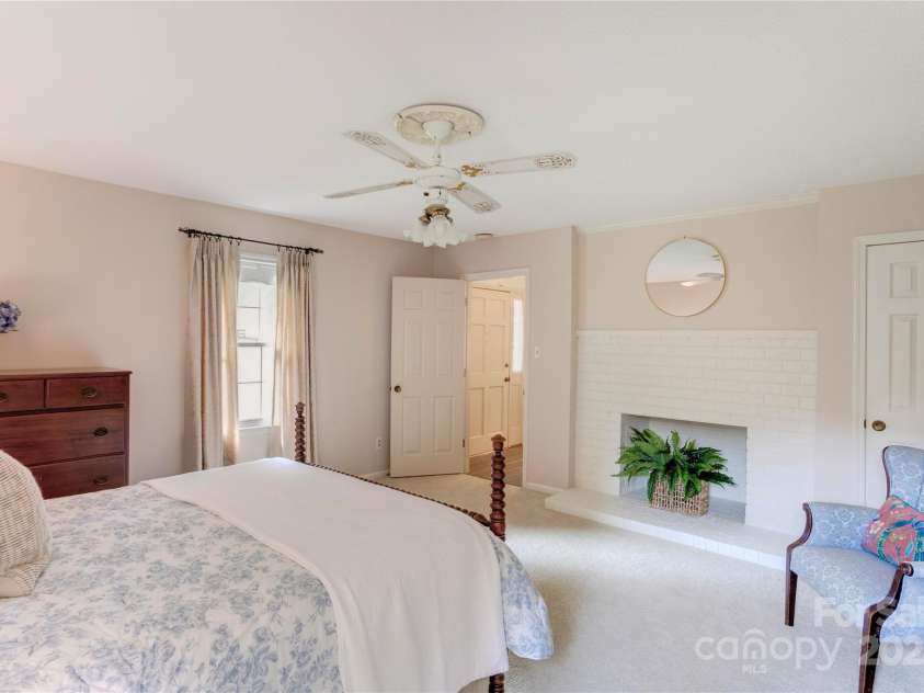 1828 Independence Square, Kannapolis, NC 28081.  MLS# CAR4276959, YatesRealty ID 25319. 