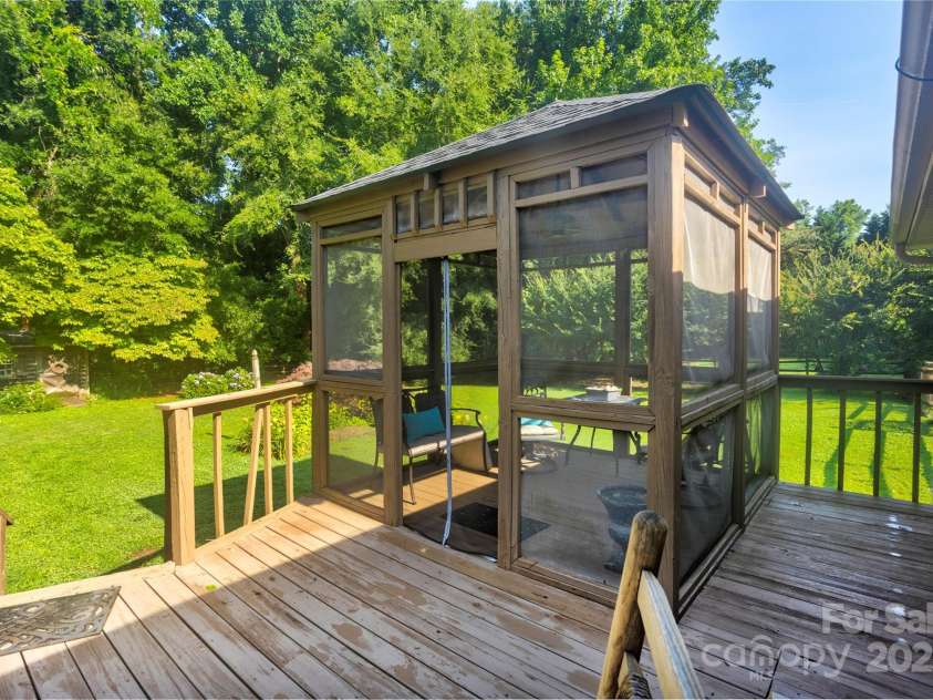 1828 Independence Square, Kannapolis, NC 28081.  MLS# CAR4276959, YatesRealty ID 25319. 
