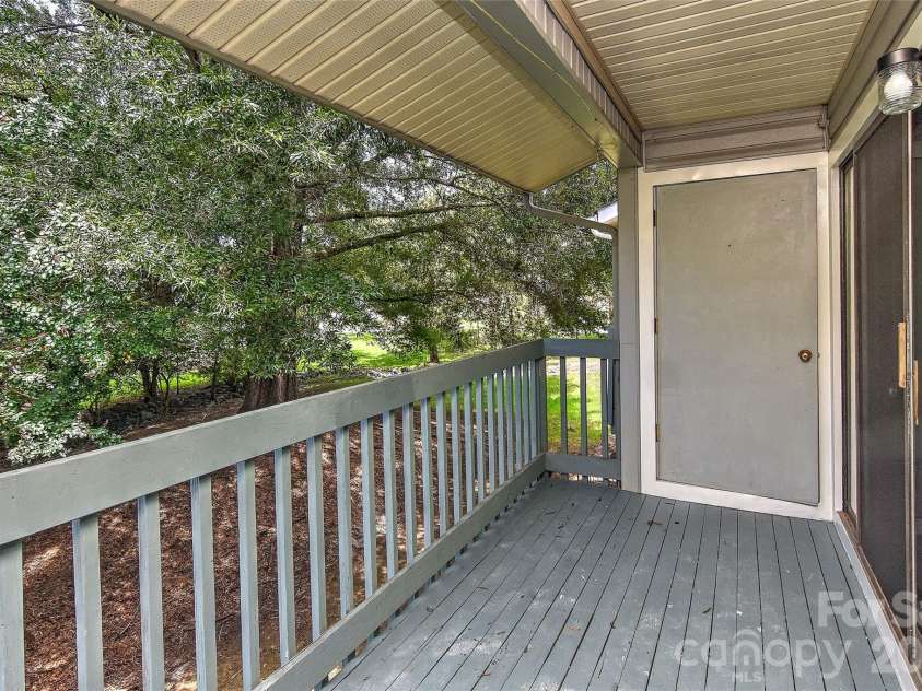 11024 Harrowfield Road, Charlotte, NC 28226.  MLS# CAR4352127, YatesRealty ID 2532. 