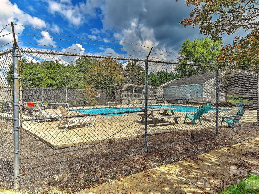 11024 Harrowfield Road, Charlotte, NC 28226.  MLS# CAR4352127, YatesRealty ID 2532. 