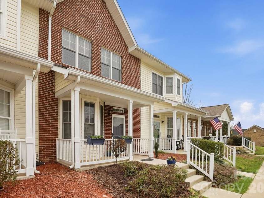711 Stone Village Drive, Fort Mill, SC 29708.  MLS# CAR4348857, YatesRealty ID 25320. 