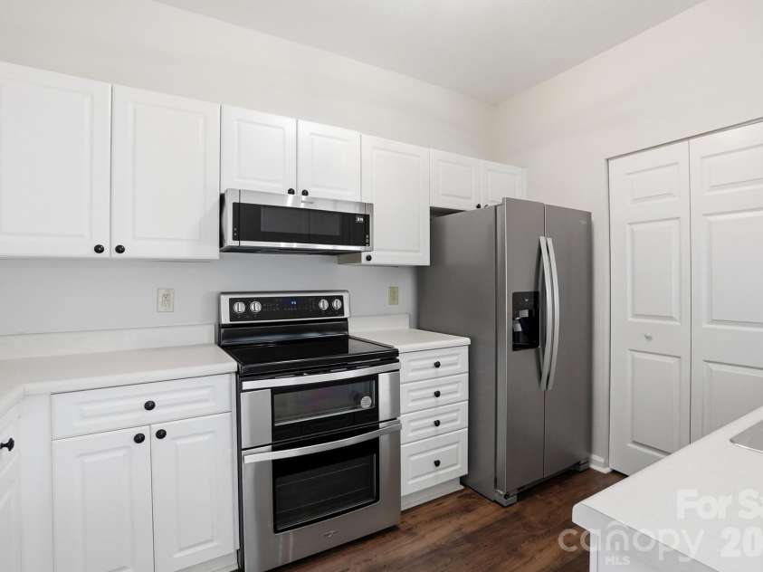 711 Stone Village Drive, Fort Mill, SC 29708.  MLS# CAR4348857, YatesRealty ID 25320. 