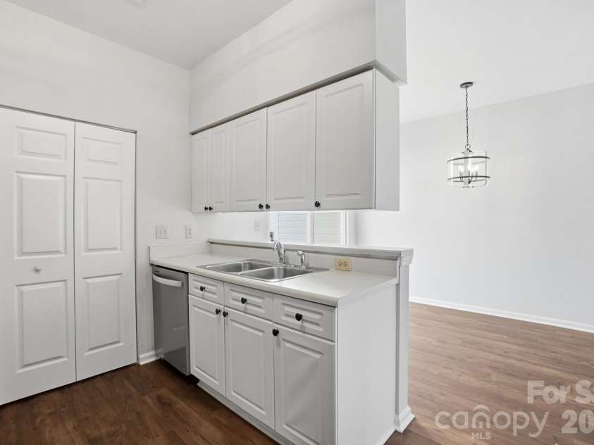711 Stone Village Drive, Fort Mill, SC 29708.  MLS# CAR4348857, YatesRealty ID 25320. 