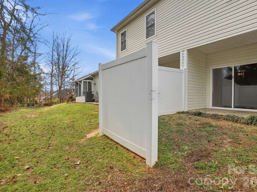 711 Stone Village Drive, Fort Mill, SC 29708.  MLS# CAR4348857, YatesRealty ID 25320. 