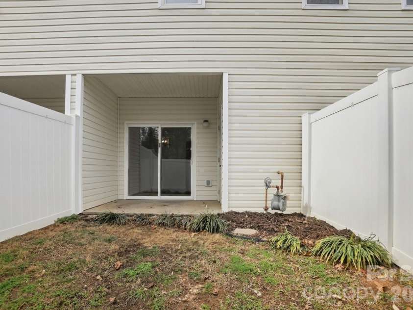 711 Stone Village Drive, Fort Mill, SC 29708.  MLS# CAR4348857, YatesRealty ID 25320. 