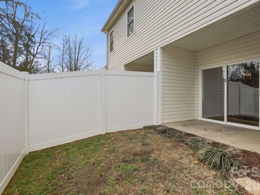 711 Stone Village Drive, Fort Mill, SC 29708.  MLS# CAR4348857, YatesRealty ID 25320. 