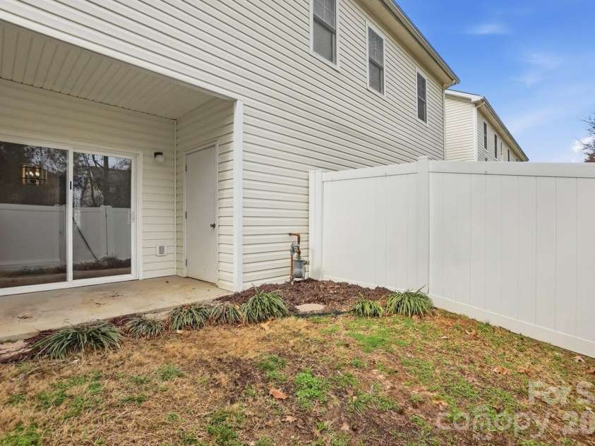 711 Stone Village Drive, Fort Mill, SC 29708.  MLS# CAR4348857, YatesRealty ID 25320. 