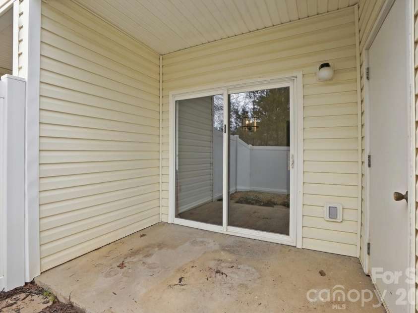 711 Stone Village Drive, Fort Mill, SC 29708.  MLS# CAR4348857, YatesRealty ID 25320. 