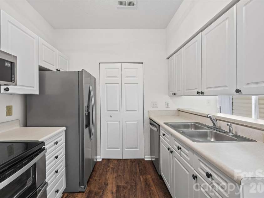 711 Stone Village Drive, Fort Mill, SC 29708.  MLS# CAR4413403, YatesRealty ID 25320. 