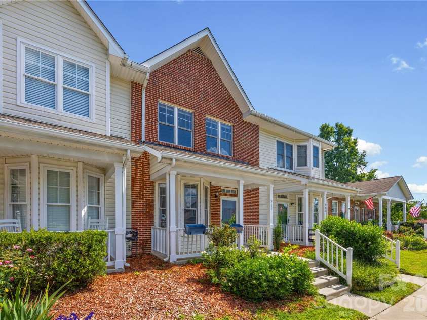 711 Stone Village Drive, Fort Mill, SC 29708.  MLS# CAR4413403, YatesRealty ID 25320. 