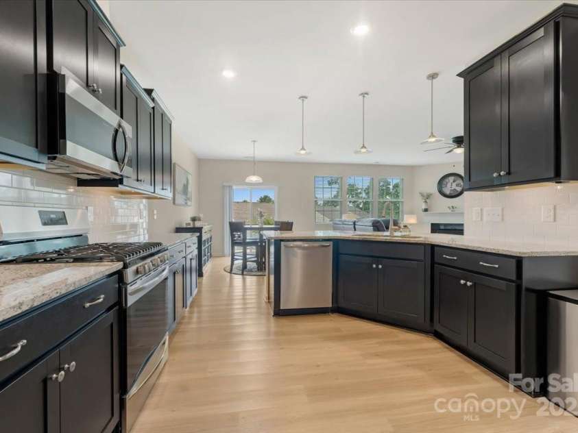 2309 Abundance Lane, Waxhaw, NC 28173.  MLS# CAR4279240, YatesRealty ID 25321. 