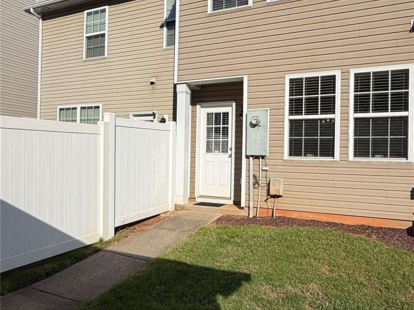 9974 Evergreen Terrace Drive, Charlotte, NC 28277.  MLS# CAR4385643, YatesRealty ID 25322. 