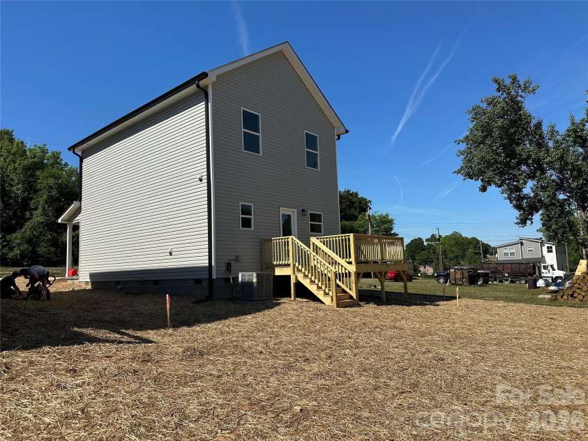 620 Ratchford Avenue, Gastonia, NC 28054.  MLS# CAR4383820, YatesRealty ID 25323. 