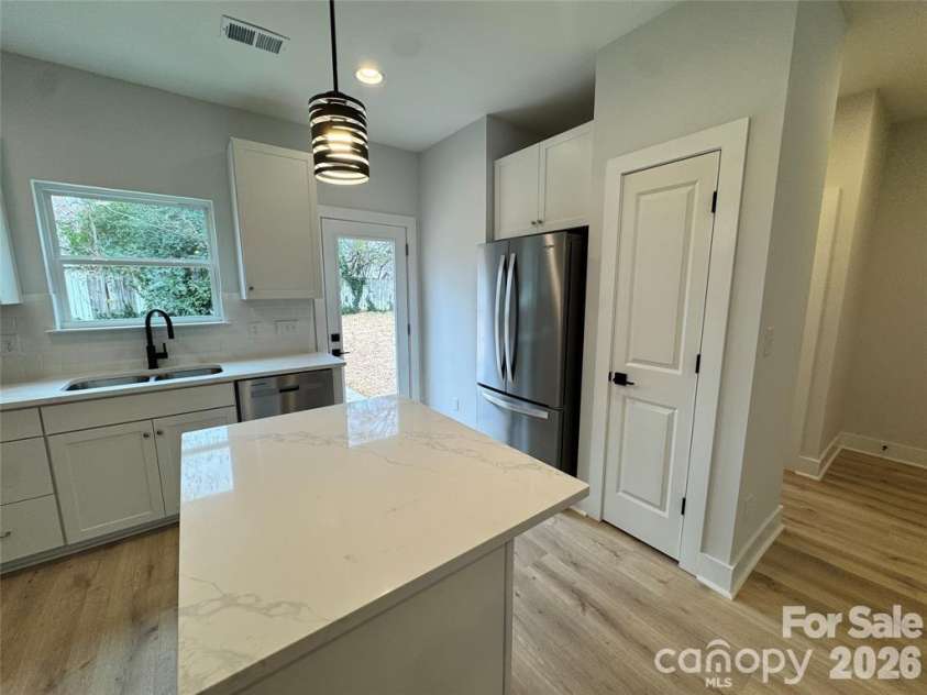 620 Ratchford Avenue, Gastonia, NC 28054.  MLS# CAR4383820, YatesRealty ID 25323. 