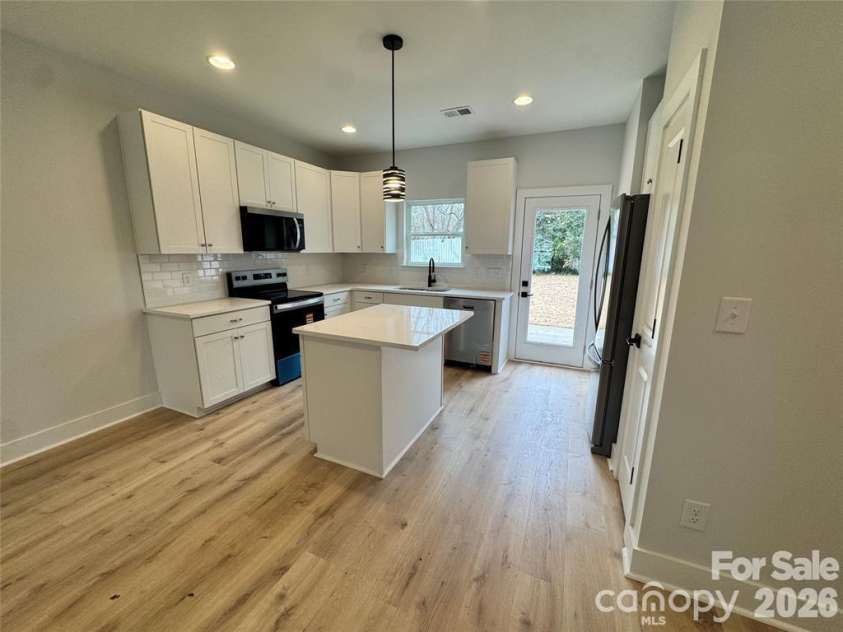 620 Ratchford Avenue, Gastonia, NC 28054.  MLS# CAR4383820, YatesRealty ID 25323. 