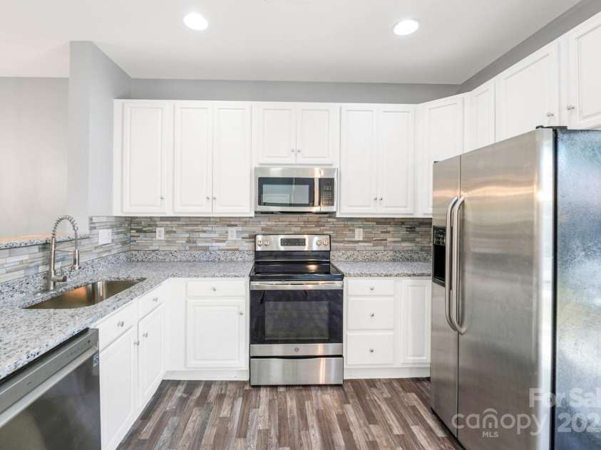 804 Eddy Drive, Fort Mill, SC 29715.  MLS# CAR4235923, YatesRealty ID 25323. 