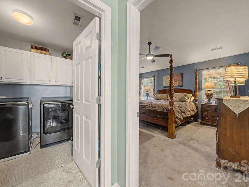 1110 Newfound Hollow Drive, Charlotte, NC 28214.  MLS# CAR4378613, YatesRealty ID 25324. 